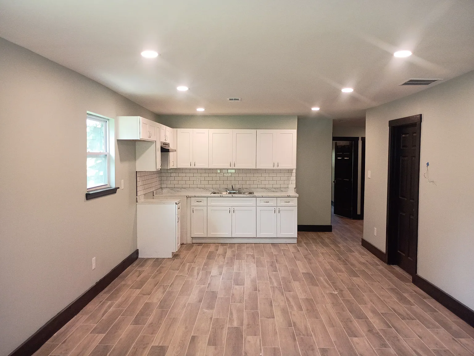 4 bed, $1,550 — Photo 3