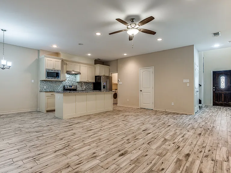 336 Austin Ave — Photo 12