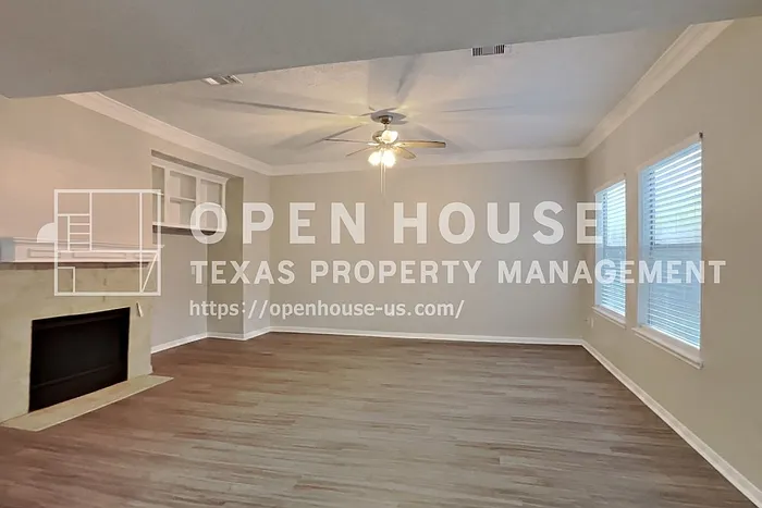 4 bed, 2.5 bath, 2996 sqft, $2,450 — Photo 4