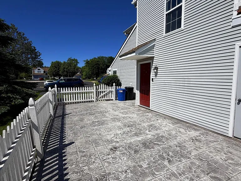 543 Cedar Hollow Dr — Photo 3