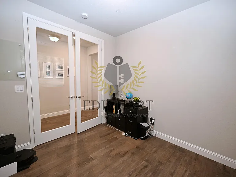 1439 E Via Albero Dr — Photo 16