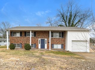 2 Brower Ln, Florissant, MO 63031