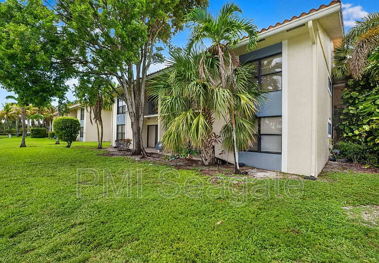 1543 Lake Crystal Dr #G — Photo 26