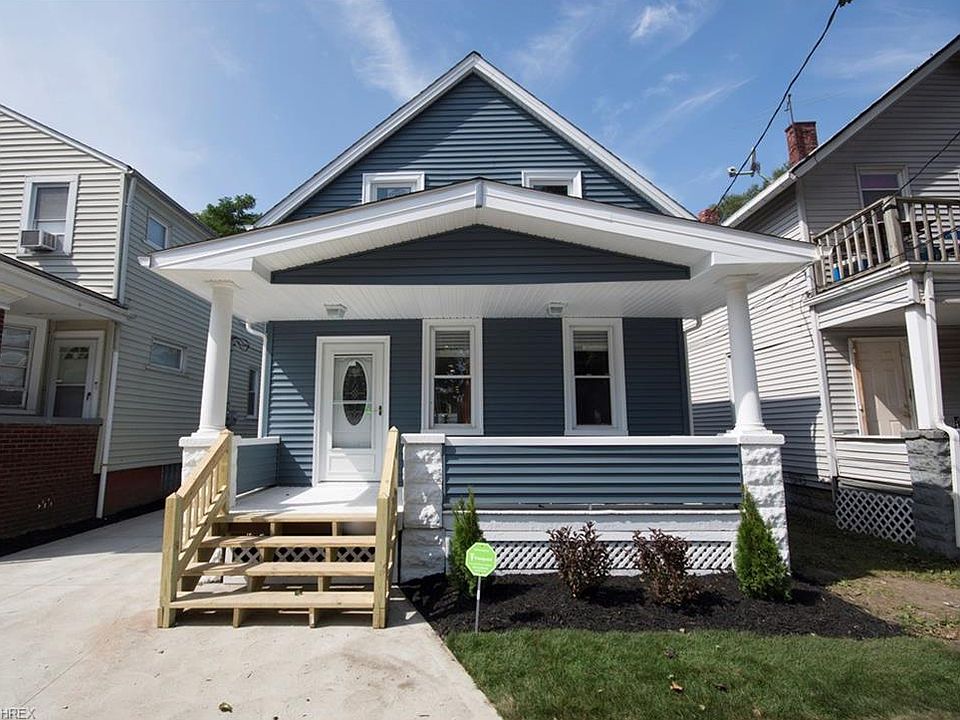 1st image of 1922 W 57th St