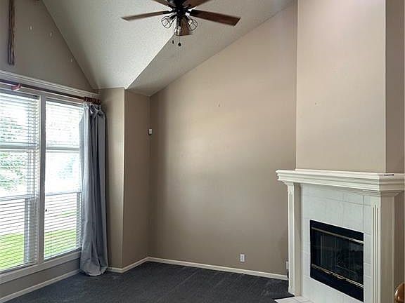 3rd image of 208 Pacific Ct