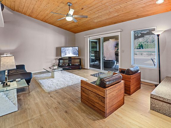 5th image of 2285 S Bobolink Ln