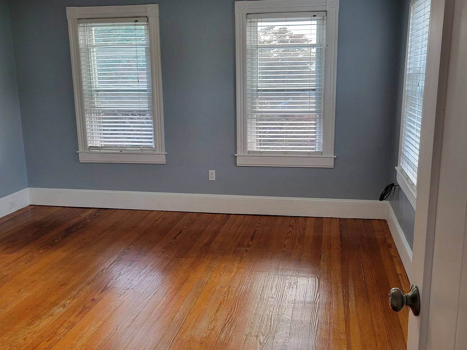 138 Bay View Ave — Photo 2