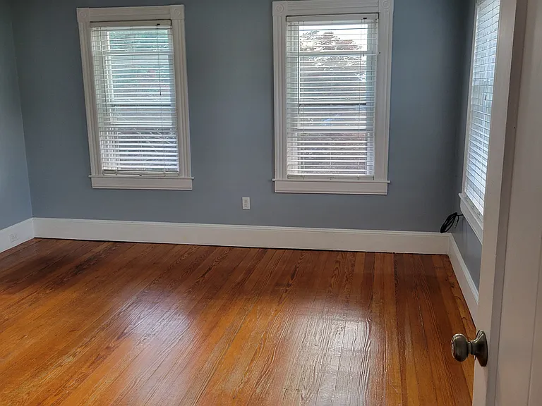 138 Bay View Ave #3 — Photo 2