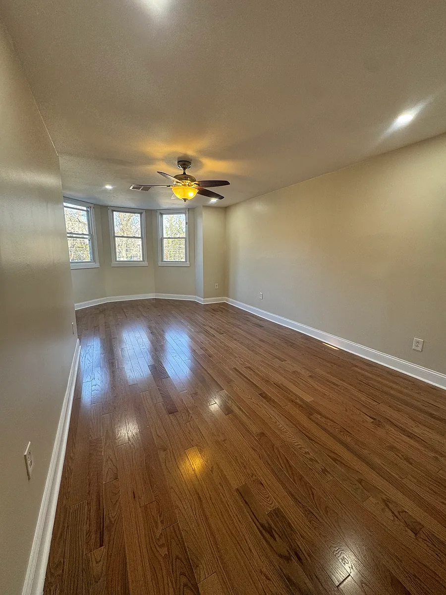 Building Photo - 5166 Parkside Ave #2