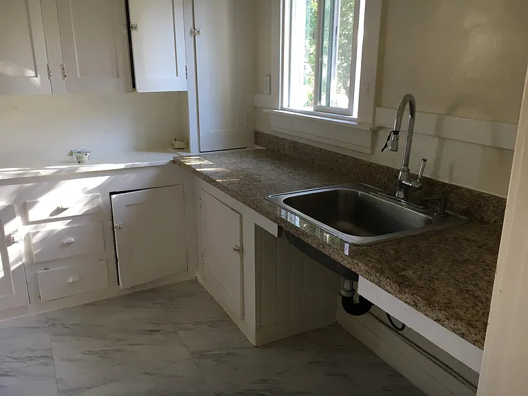 2214 Haste St #5 — Photo 6