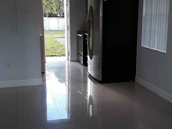 4th image of 2810 NW 99th St #2810