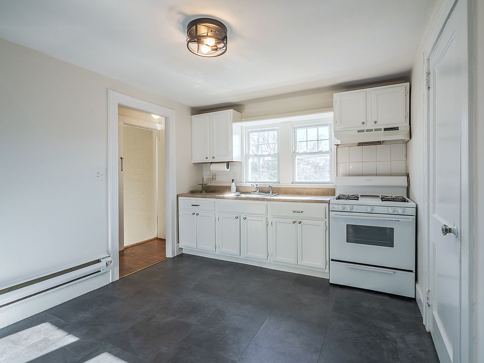 1st image of 52 Irma Ave Floor 2