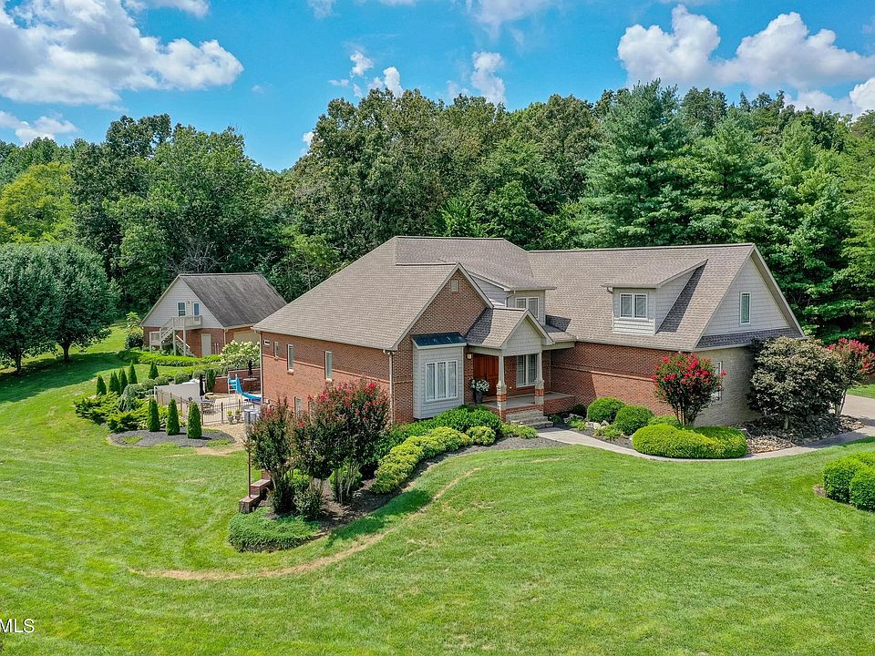 1st image of 1001 Foxdale Dr