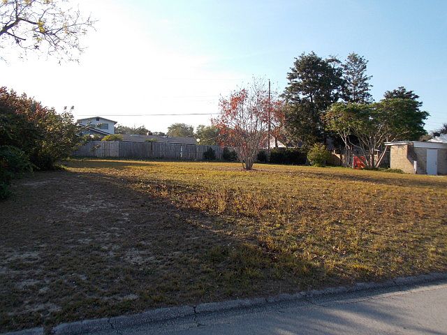 1st image of 831 Sherwood Dr