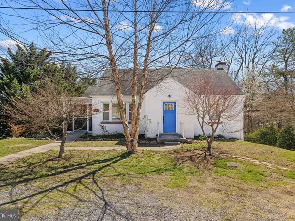 105 S Grove Ave, Edinburg, VA 22824