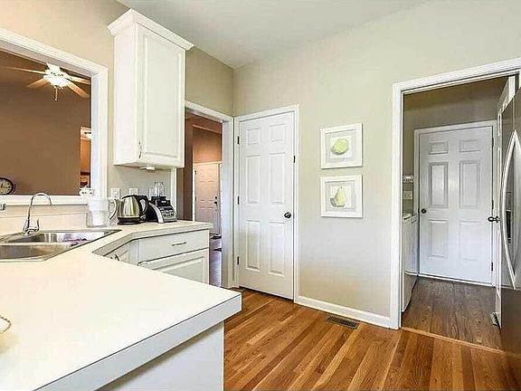 5th image of 2479 Sandstone Pl