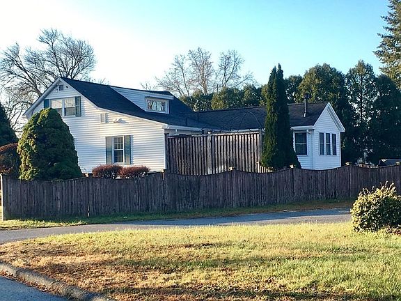 4th image of 59 Lowell Ave