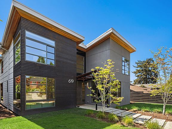 2nd image of 619 14th Ave W