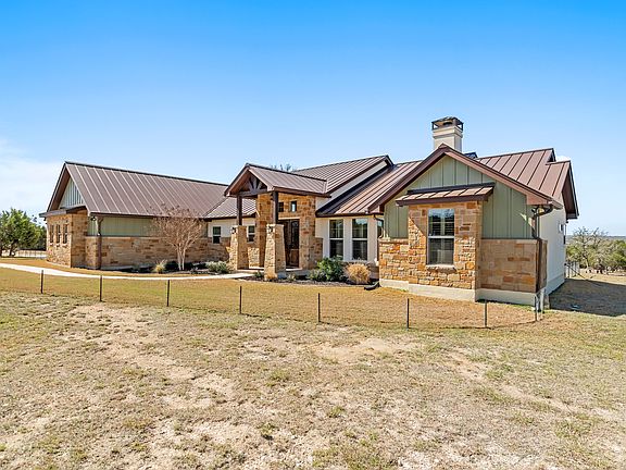 3rd image of 415 Estates Dr