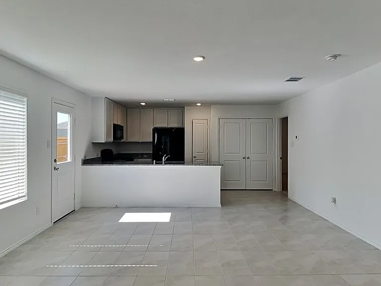 9809 Papillion Way — Photo 4