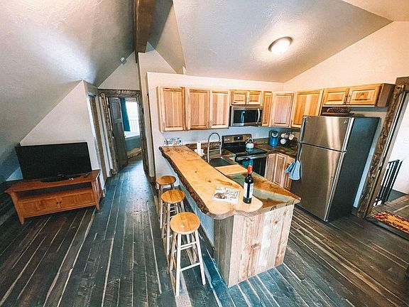 5th image of 165 Speedway Ave #2B