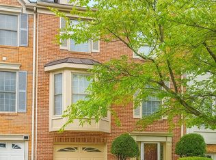 8024 Readington Ct, Springfield, VA 22152