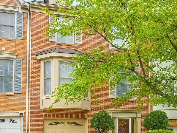 8024 Readington Ct, Springfield, VA 22152