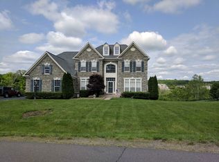 6876 Mill Valley Dr, Warrenton, VA 20187
