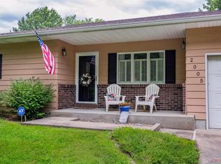 2005 E 9th St, Sedalia, MO 65301