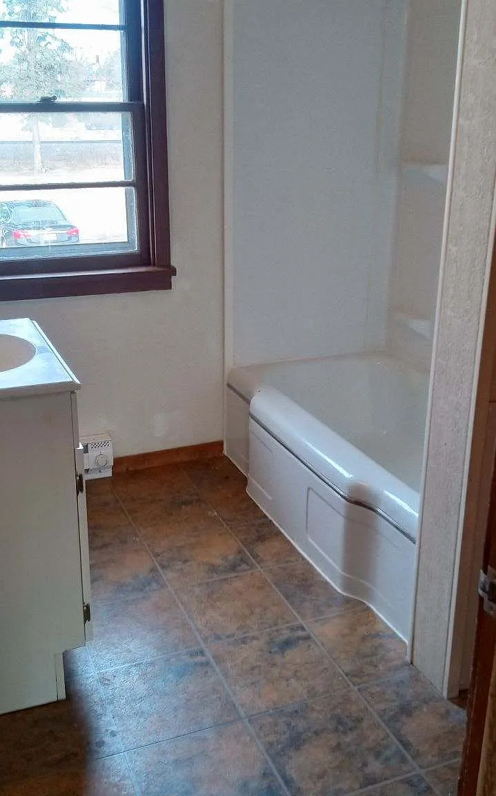 Studio, 450 sqft, $785 — Photo 2