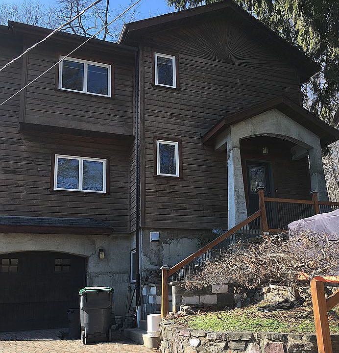 side view with garage