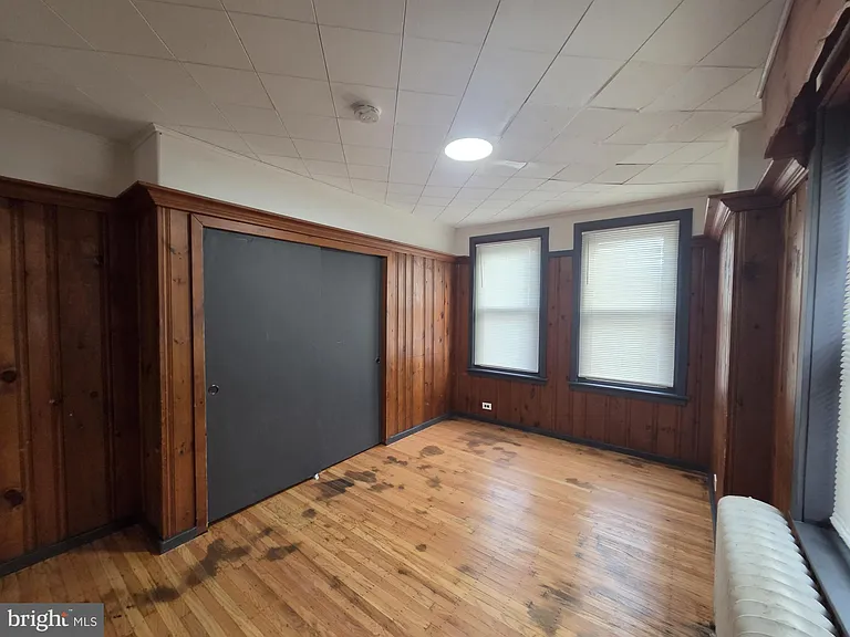 633 E Allegheny Ave — Photo 34