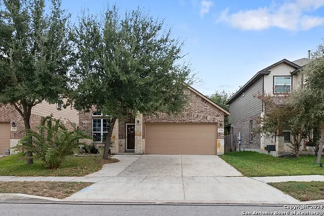 3 bed, 2.0 bath, 1928 sqft, $1,995 — Photo 2