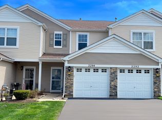 2294 Flagstone Ln #2294, Carpentersville, IL 60110