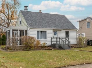 1130 Academy Pl, South Bend, IN 46616