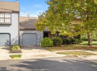 8 Deborah Ct, Robbinsville, NJ 08691
