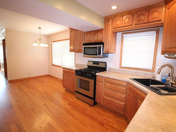 4th image of 11156 S Artesian Ave