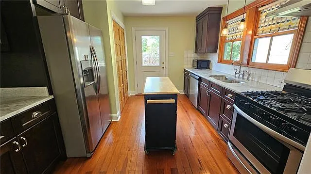 517 Burmaster St — Photo 16
