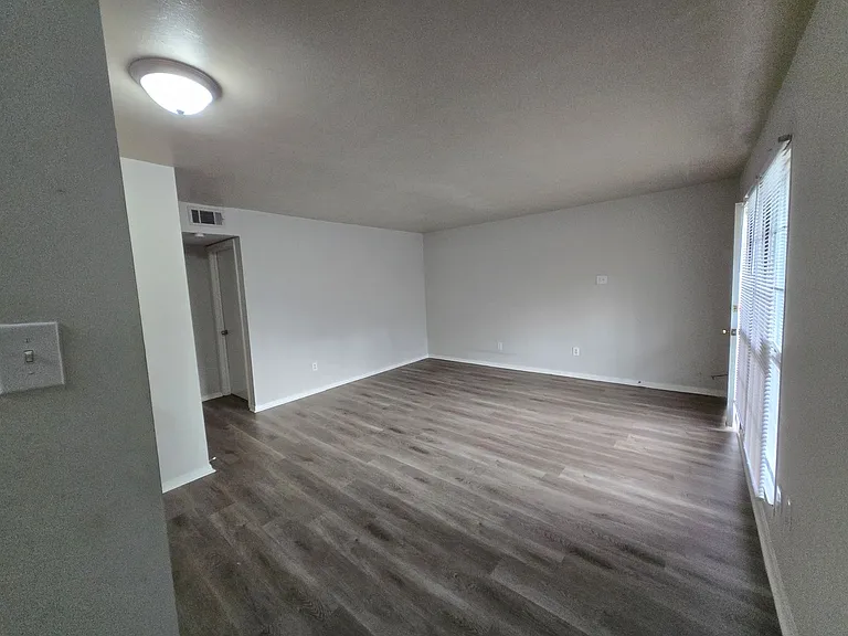 1307 Vinton Ave — Photo 3