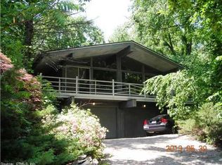 24 Faxon Dr, West Hartford, CT 06117