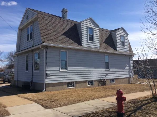 1045 1st St W, 1045 1st St W #2, Dickinson, ND 58601