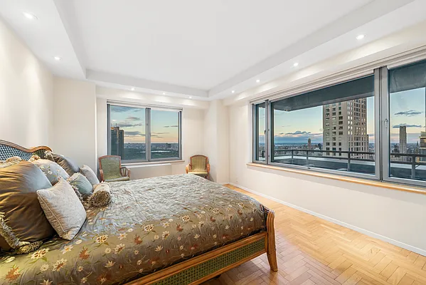 Rented by Douglas Elliman | media 2