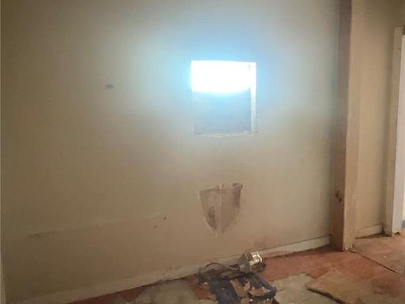 3rd image of 5713 Warrington Dr