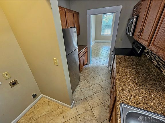 4th image of 479 N Galloway St #1/2