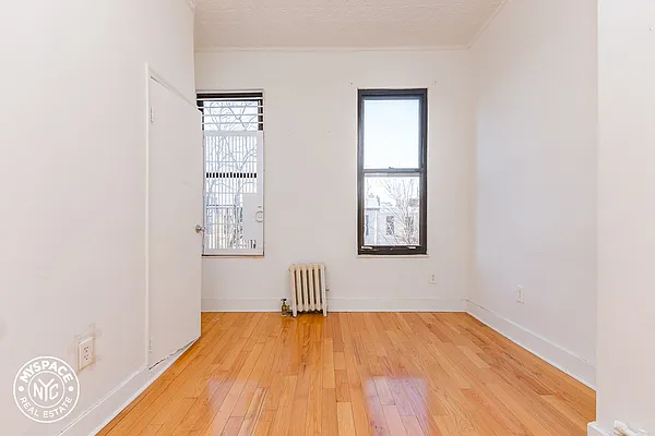 Rented by MySpaceNYC | media 19