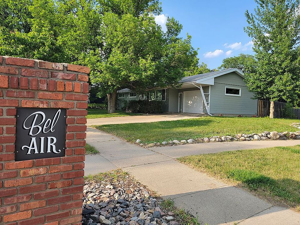 400 24th St NW, Minot, ND 58703 Zillow