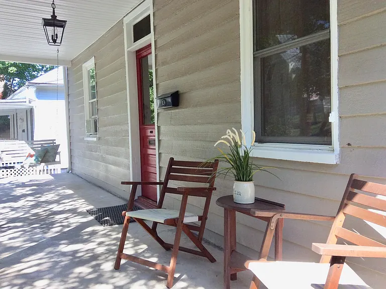 202 N Randolph St — Photo 3