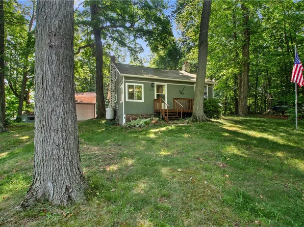 7472 Phelps Ave, Wolcott, NY 14590
