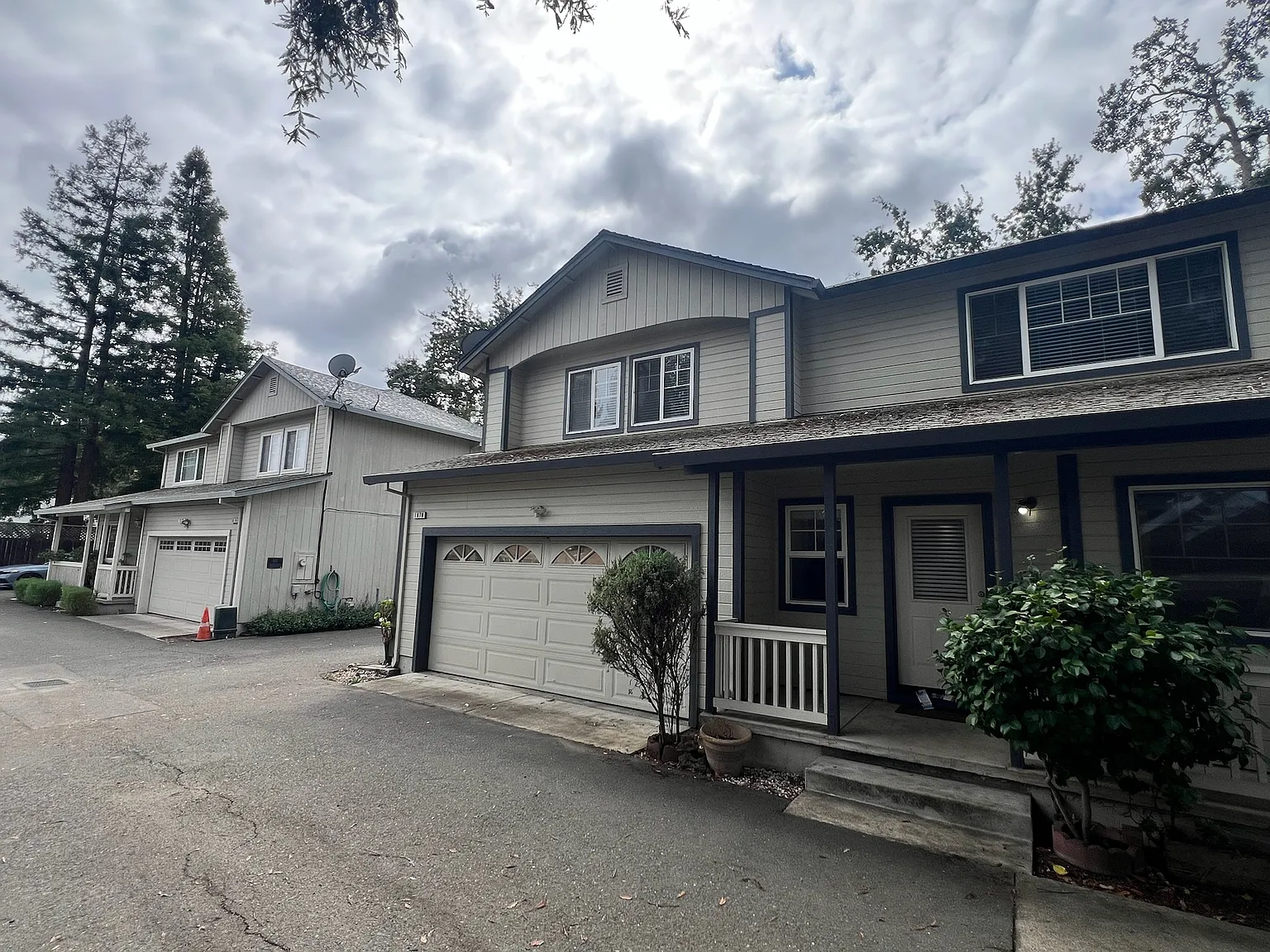 3 bed, 2.5 bath, 1615 sqft, $3,400 — Photo 1