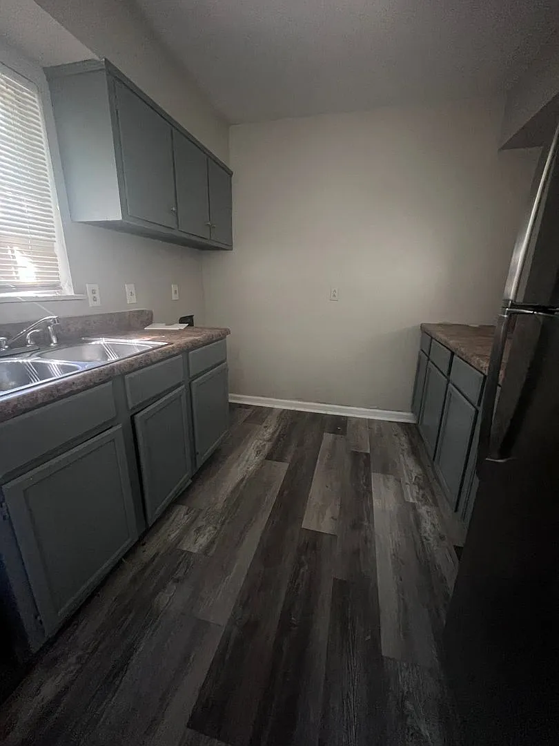 Great Property in quite Neighborhood — Photo 4